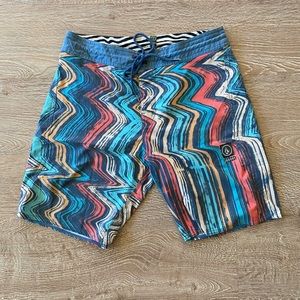 Volcom Mens Board Shorts - size 30